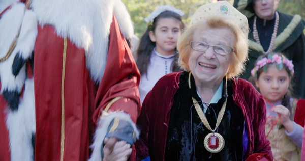 91歳の現役セックスセラピストが主人公の映画に学ぶ「子育てのヒント」とは