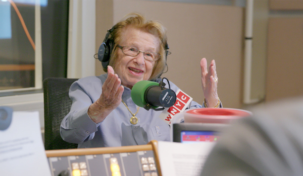 91歳の現役セックスセラピストが主人公の映画に学ぶ「子育てのヒント」とは