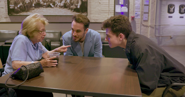 シングルマザー、3度の結婚、91歳の現役セックスセラピストの「ブレない生き方」から学べること