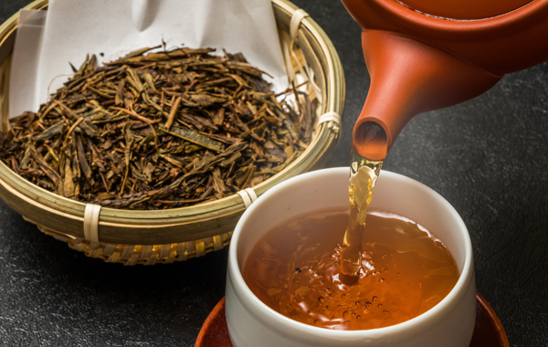 【医師監修】ほうじ茶のカフェイン量は？　妊娠中に飲んでも平気？