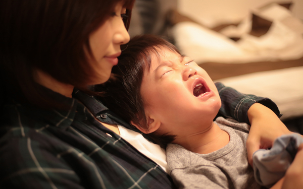 【医師監修】これって夜驚症？　夜中に子どもが大泣きする原因とは