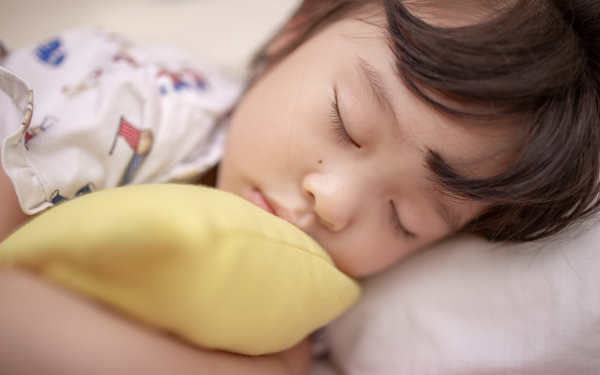 【医師監修】これって夜驚症？　夜中に子どもが大泣きする原因とは