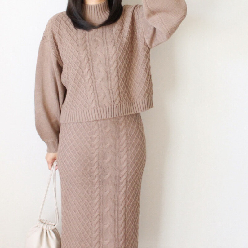 「しまむら」着るだけでトレンドになる！　ベージュニットで秋コーデ【しまりんごの毎日しまむらコーデ～アメブロトップブロガー～ Vol.60】