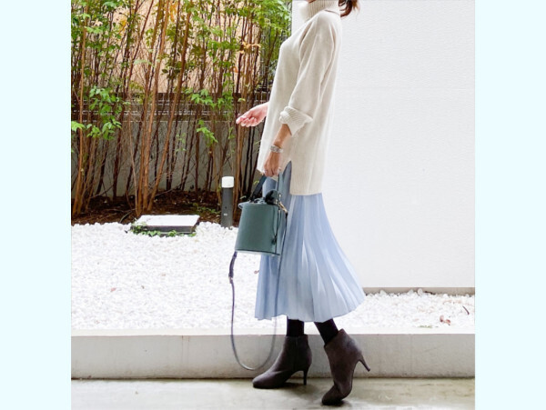 大人かわいいユニクロのトップスは「オン」させたい！　着痩せのベストバランスは？【ユニクロ大人コーデ～アメブロ30代ファッション1位 Hanaさん ～ Vol.63】