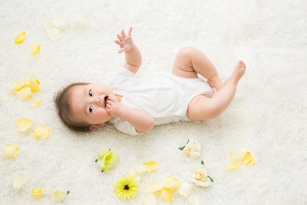 【医師監修】よだれはいつから出る？　垂れる理由と要注意なケース