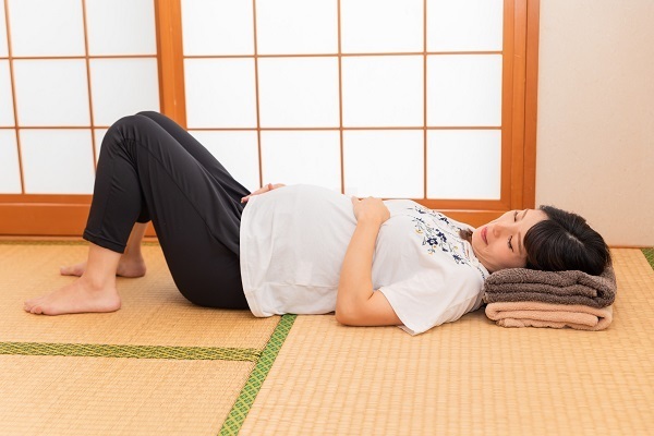 【医師監修】妊娠中期のおなかの張りはガス？　張る原因と対処法