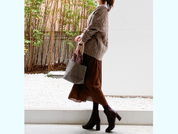 ユニクロのカーディガンが使える！　ママ会でふんわり羽織って優しさを演出【ユニクロ大人コーデ～アメブロ30代ファッション1位 Hanaさん ～ Vol.64】