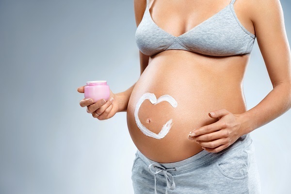【医師監修】妊娠線の予防はいつからやるべき？　ケアの方法とは