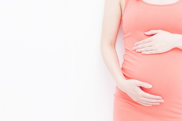【医師監修】逆子体操は効果ある？　やり方を原理から学ぼう！