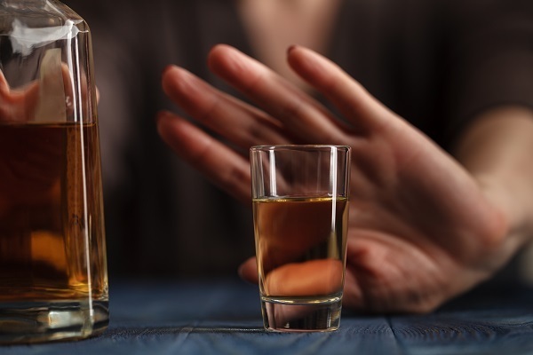 【医師監修】妊婦に必要な水分はどのくらい？　おすすめの飲料は？