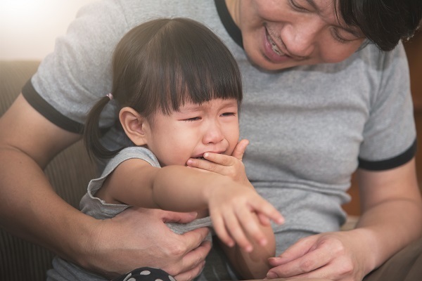 【医師監修】子どもが癇癪（かんしゃく）を起こすのは育て方のせい？