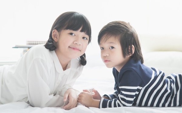 「子どもの初恋」調査、気づく親は何割？ かわいすぎるエピソードと対応法【パパママの本音調査】  Vol.353