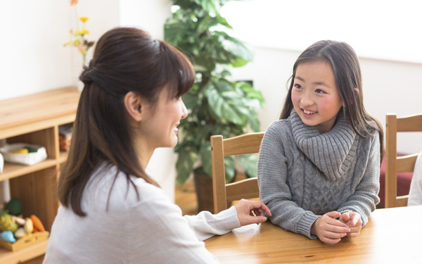 「子どもの初恋」調査、気づく親は何割？ かわいすぎるエピソードと対応法【パパママの本音調査】  Vol.353