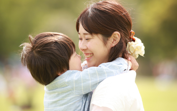 「子どもの初恋」調査、気づく親は何割？ かわいすぎるエピソードと対応法【パパママの本音調査】  Vol.353