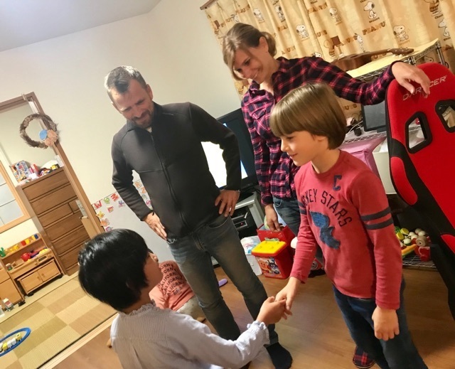 英語が苦手でも大丈夫！ 「ホームビジット」の達人に教わる、親子で外国人をおもてなしするコツ