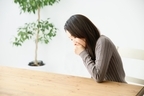 【医師監修】生理前のつらい吐き気は月経前症候群（PMS）のせい？