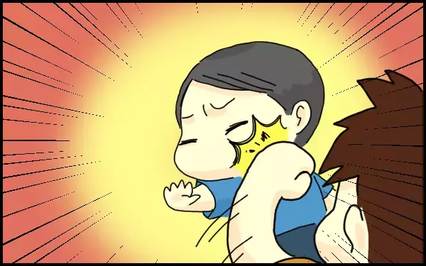 暴れまわる大きなお兄ちゃん！ 赤ちゃんが叩かれていく中で、息子がとった行動とは？【たんこんちは　ボロボロゆかい Vol.7】