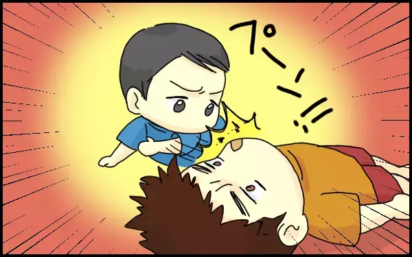 暴れまわる大きなお兄ちゃん！ 赤ちゃんが叩かれていく中で、息子がとった行動とは？【たんこんちは　ボロボロゆかい Vol.7】