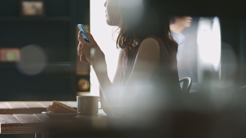 夫と女友だちの浮気疑惑…それって本当に友だち？　浮気の見極め方