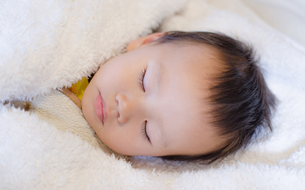 【医師監修】ねんねトレーニング、赤ちゃんの心への影響は？医学的正しい実践法