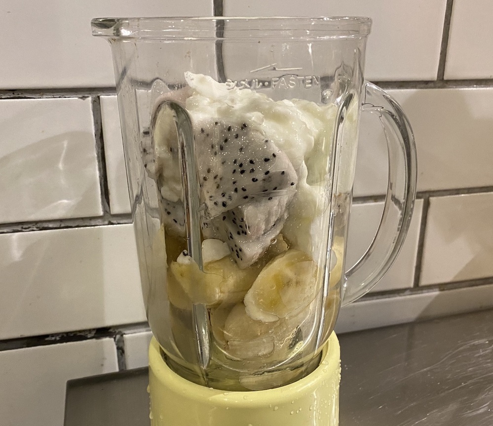 家族との思い出はフルーツとともに…みんなでドラゴンフルーツを食べてみた！【『まりげのケセラセラ日記 』】  Vol.34