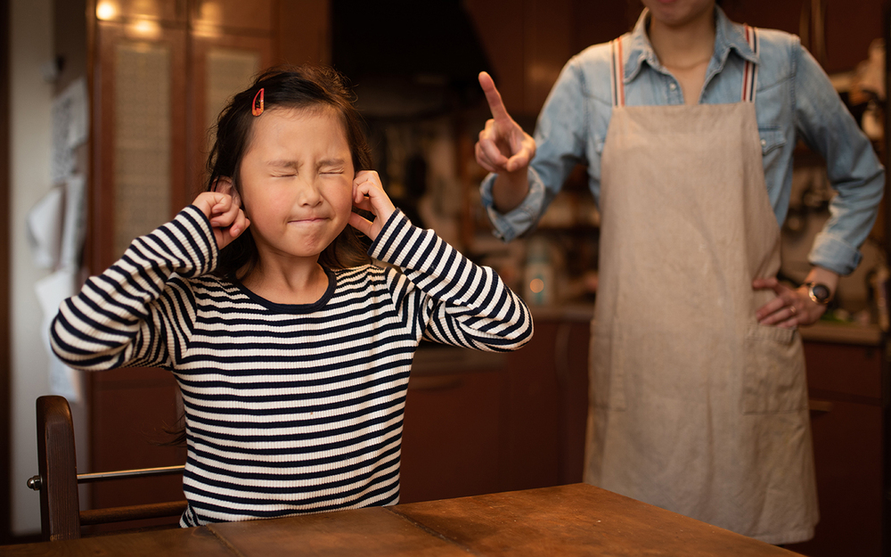 「何であなたは！」「お父さんソックリ」9割の親が後悔…子どもを傷つけた言葉【パパママの本音調査】  Vol.364