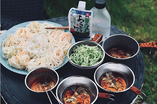 盛り上がること間違いナシ！ マネしたくなる「おうちキャンプ」グッズ13選