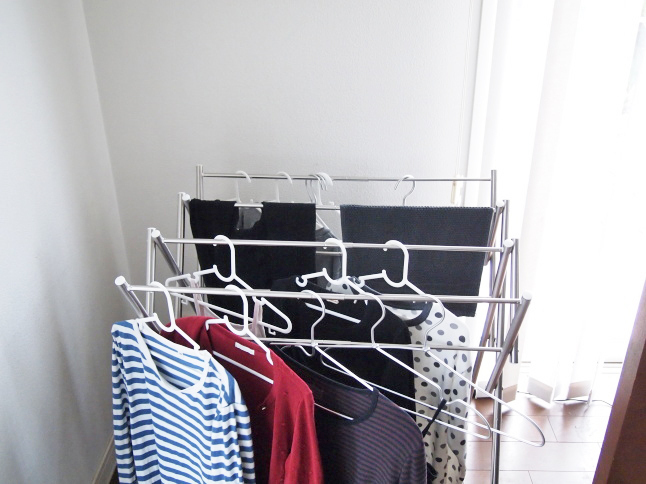 【みんなの部屋干し対策】イヤ～な臭いを解消するコツ＆便利な部屋干しアイテム