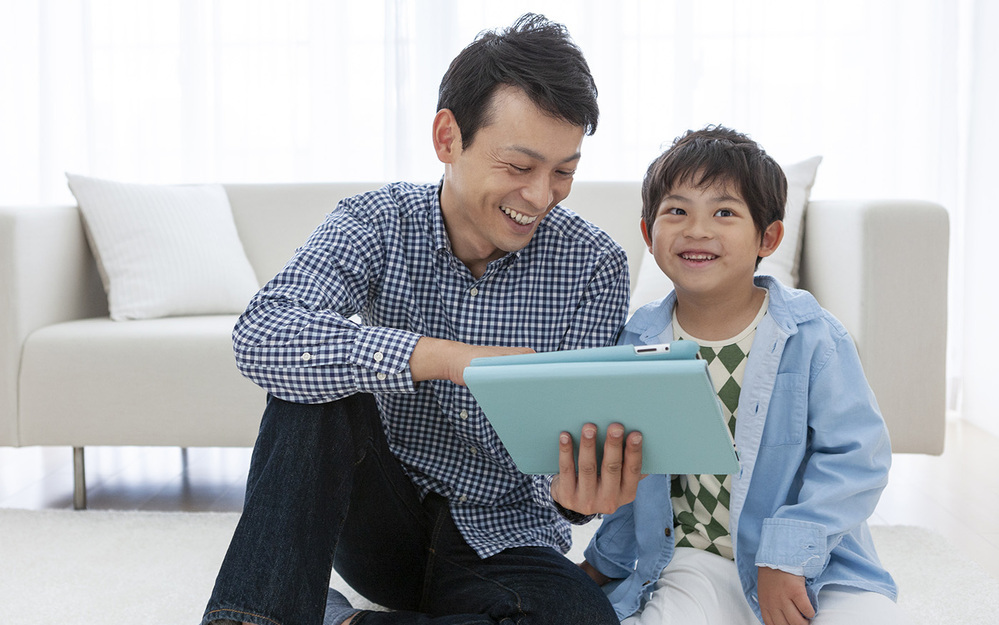 コロナ禍で増える子どものゲーム時間…一番の問題はスマホを手放せない親!?【パパママの本音調査】  Vol.380