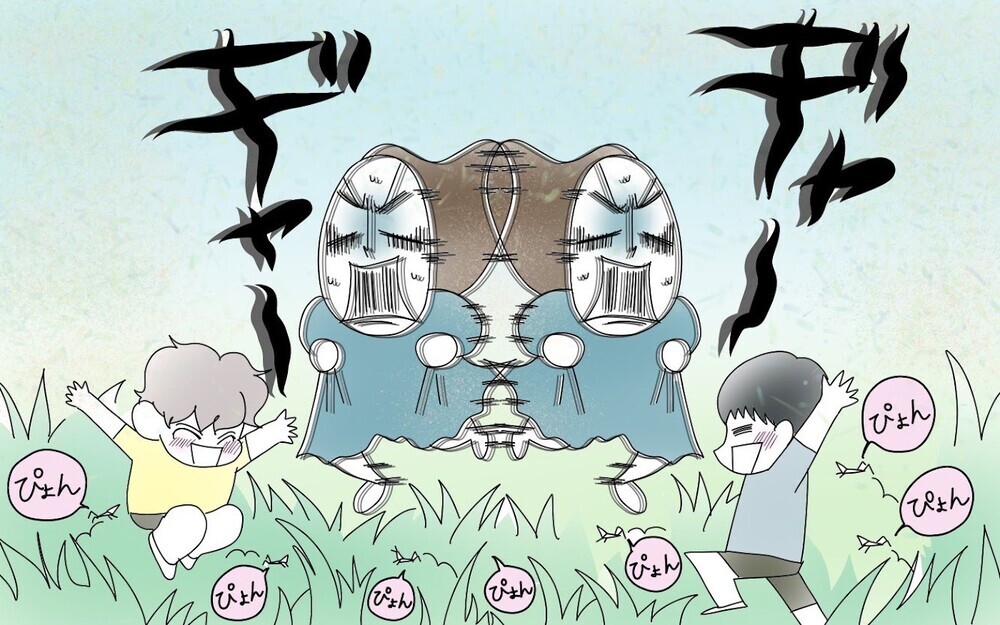 ちょっとした寄り道が、悲劇の虫虫パニックを巻き起こした…!!【両手に男児 Vol.34】