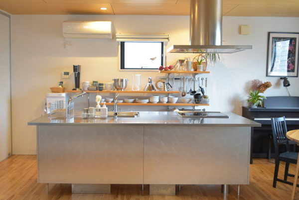 「見せるキッチン収納」は難しい？ 出しっぱなしでもすっきり見せる3つのポイント　