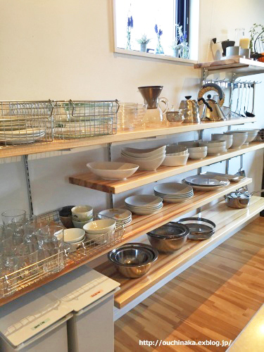 「見せるキッチン収納」は難しい？ 出しっぱなしでもすっきり見せる3つのポイント　
