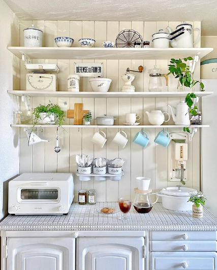 「見せるキッチン収納」は難しい？ 出しっぱなしでもすっきり見せる3つのポイント　