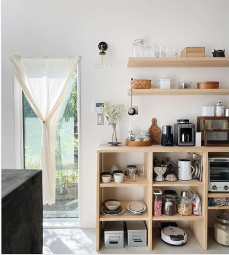 「見せるキッチン収納」は難しい？ 出しっぱなしでもすっきり見せる3つのポイント　