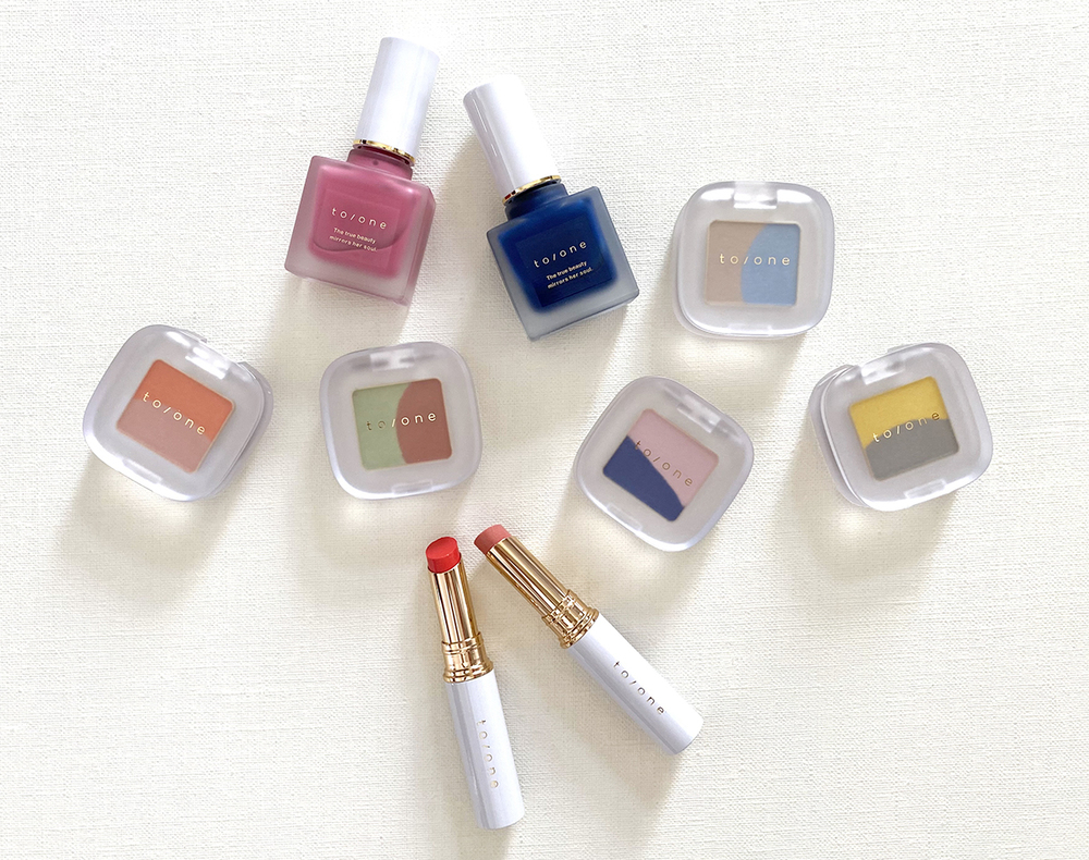 肌感を “艶やか＆華やか” に持ち上げる！ 2022春夏「ナチュラルコスメ」の “買い” はコレ!