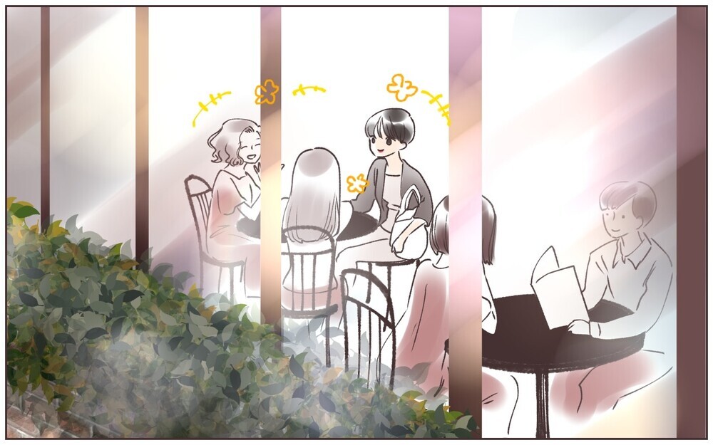 距離感のおかしいママ友は前にも…？ 他のママといるのをじっと見ていたのは／ママ友に依存された話（5）【私のママ友付き合い事情 まんが】