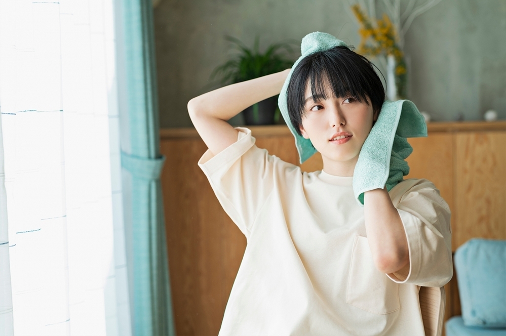 フェイスラインのもたつき、頭皮のコリや老化…尽きない顔まわりのお悩みには、おうちで“この” スカルプケア！