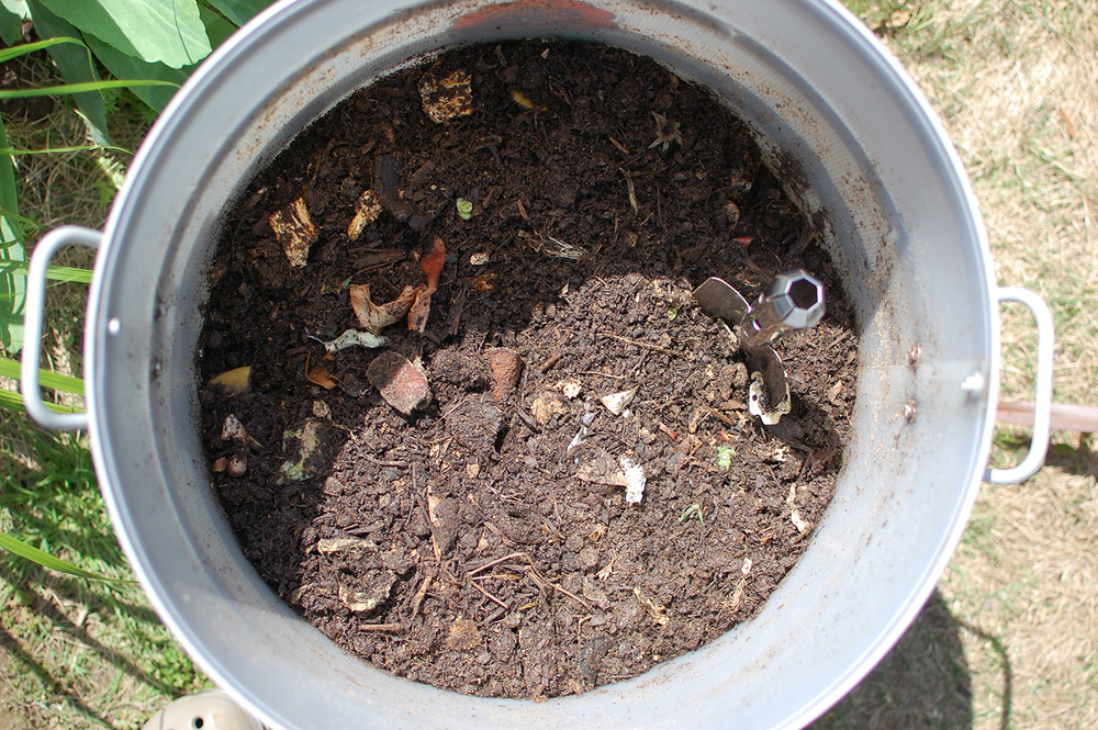 わが家にぴったりなのはどれ？　生ゴミを堆肥にリサイクル！  「コンポスト」で始めるサスティナブルな暮らし【4人の体験談】