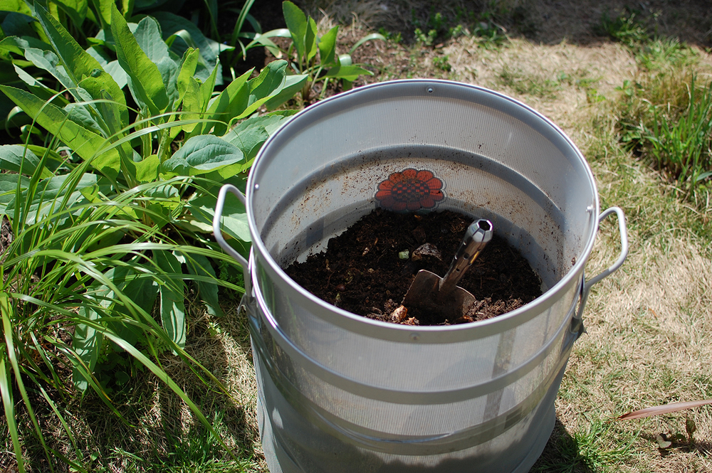 わが家にぴったりなのはどれ？　生ゴミを堆肥にリサイクル！  「コンポスト」で始めるサスティナブルな暮らし【4人の体験談】