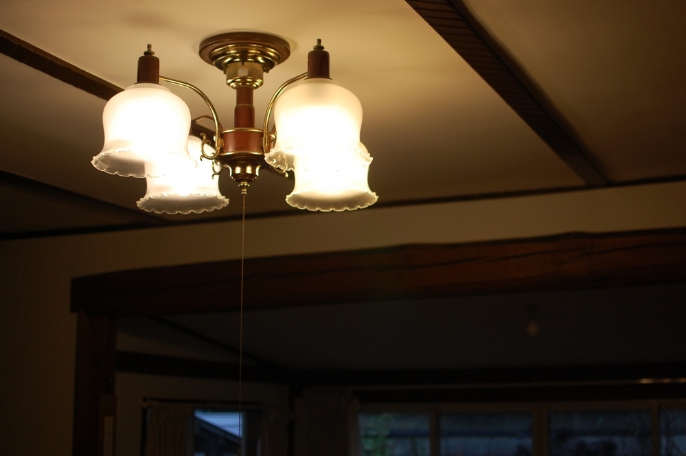 自分だけのリラックスタイムが「照明」でがらりと変わる！？　少しの工夫で「居心地のいい部屋」に変えるコツ