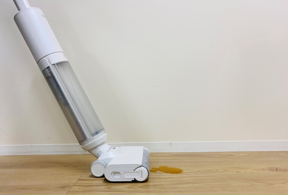 面倒な「水拭き」と「掃除機掛け」を同時にできる！　水拭きフロアクリーナー「WIPEL（ワイプル）」新登場【編集部の「これ、気になる！」  Vol.3】
