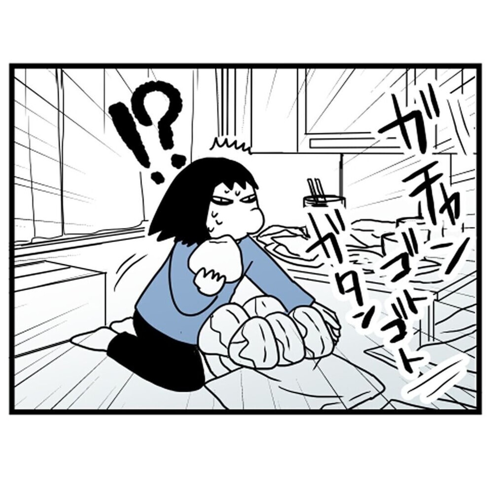 「人の気配が…」ブラック職場から部屋に戻ると次々起きる不思議な出来事…読者から「早く続きを！」の声殺到