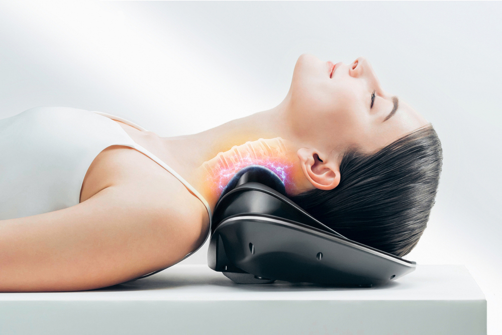 ストレートネックなど首のお悩みに！　自宅で本格的に首ケアできる “EMS電動ネックストレッチャー” が登場！【編集部の「これ、気になる！」  Vol.46】