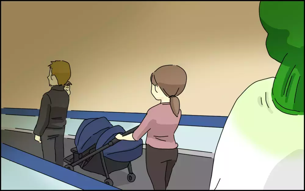 スロープ式のエスカレーターでベビーカーが！ 私が外出中に目撃した危険な「ヒヤリハット」【たんこんちは　ボロボロゆかい Vol.29】