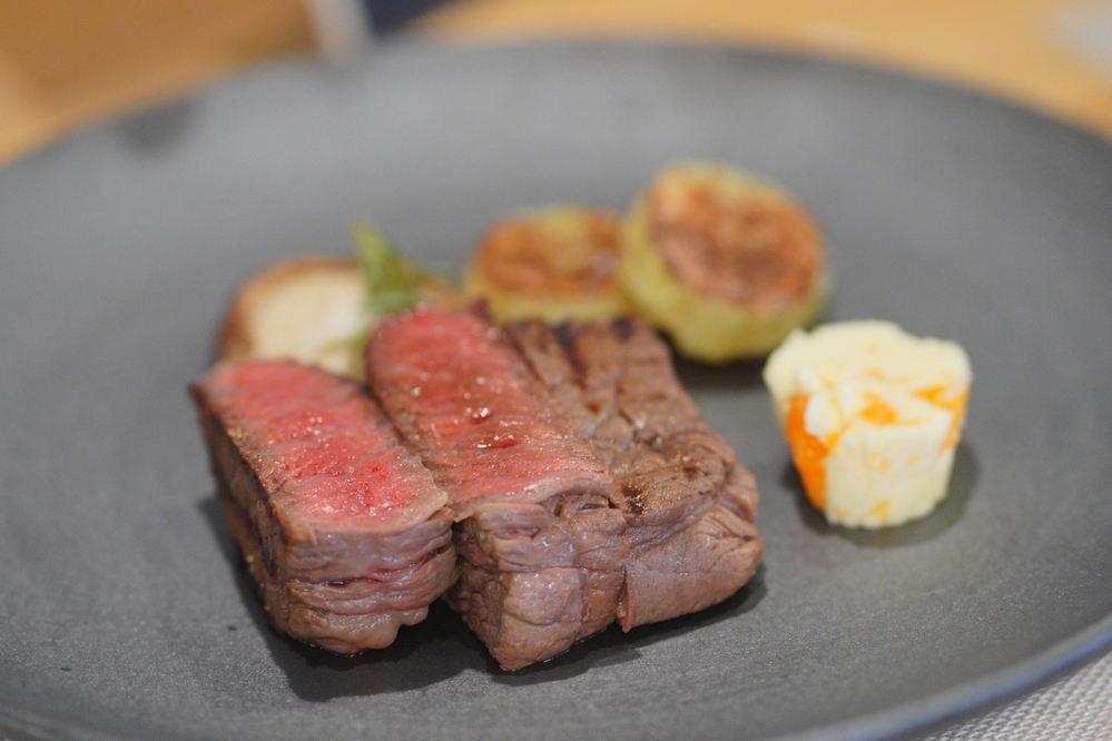 お店のような味わいが実現！ 1台あると便利な本格グリル調理家電「マルチグリル 7」【編集部の「これ、気になる！」  Vol.44】