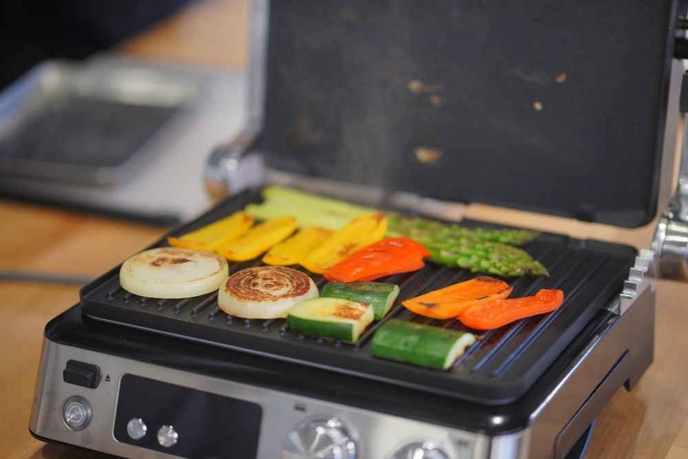 お店のような味わいが実現！ 1台あると便利な本格グリル調理家電「マルチグリル 7」【編集部の「これ、気になる！」  Vol.44】