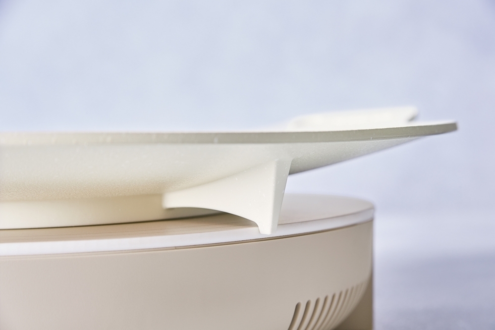 みんなが集まる日の食卓が、これひとつで変わる! レコルトの「卓上IHクッキンググリドル」【編集部の「これ、気になる!」  Vol.41】