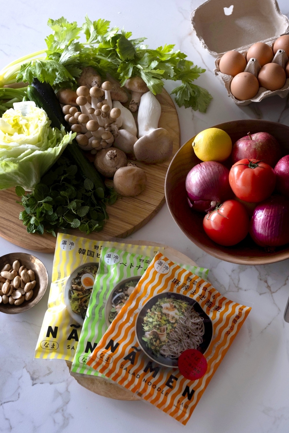 忙しいあなたにたっぷり野菜を！　ヌードル×サラダ、新感覚のおいしさ「NAMEN（ナーメン）」【編集部の「これ、気になる！」  Vol.49】