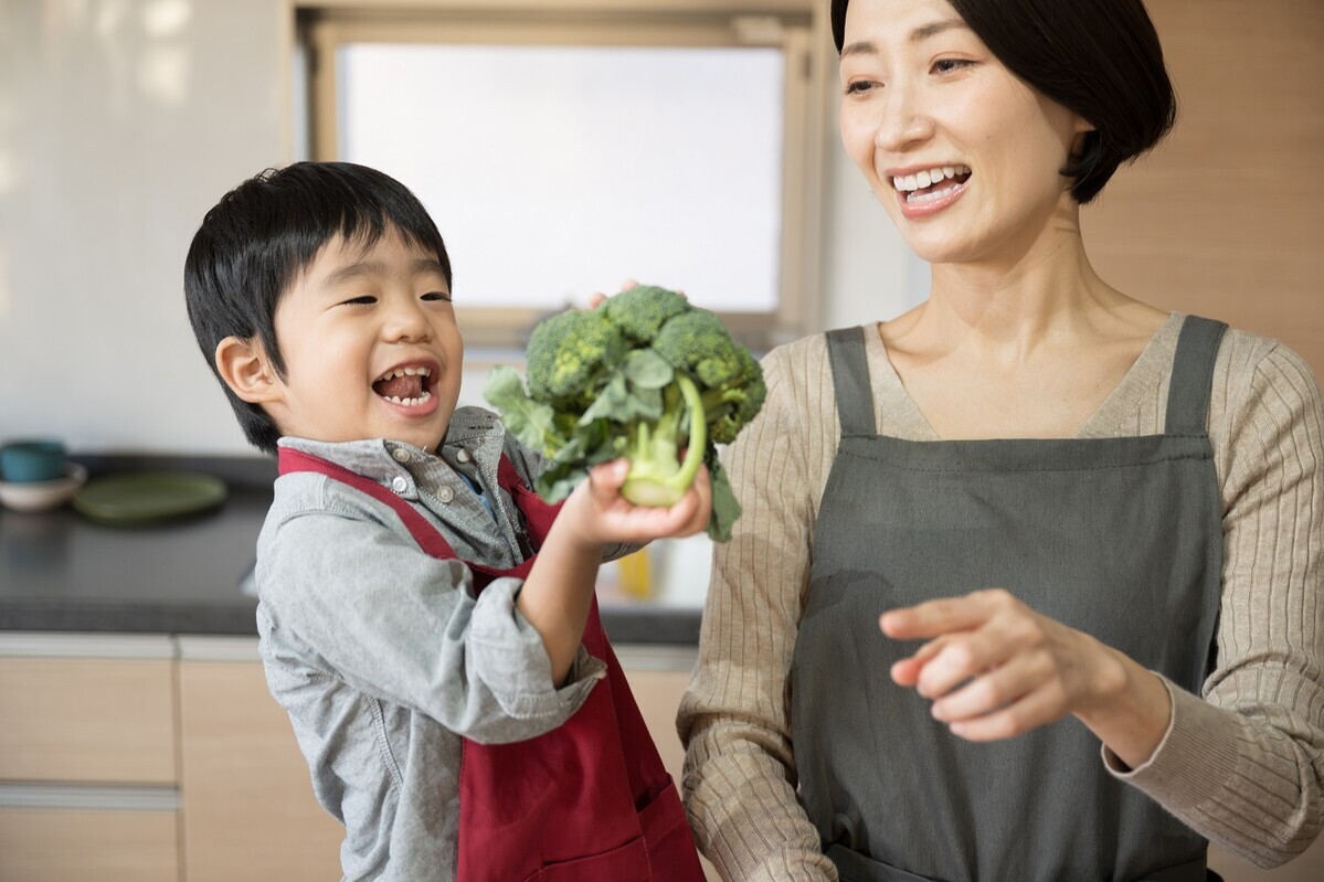 海鮮の旨味＋ブロッコリーで子どもが喜ぶ一品に！ 約7分で完成する「海鮮味焼きビーフン」【編集部の「これ、気になる！」  Vol.59】