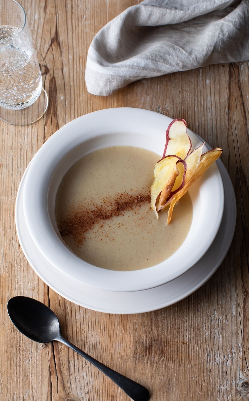 熱々スープやひんやりスムージー、おかゆや豆乳作りもできる! パワフルな粉砕力で栄養をまるごと摂れる、ヒーター付きブレンダー 「おうちシェフ BLENDER」【編集部の「これ、気になる!」  Vol.128】